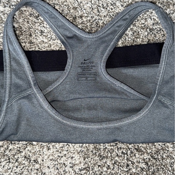 Nike Sports Bra - Picture 3 of 4